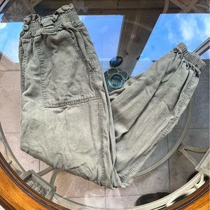 ☘️Vanilla Star☘️- Linen Green Pants- Size S